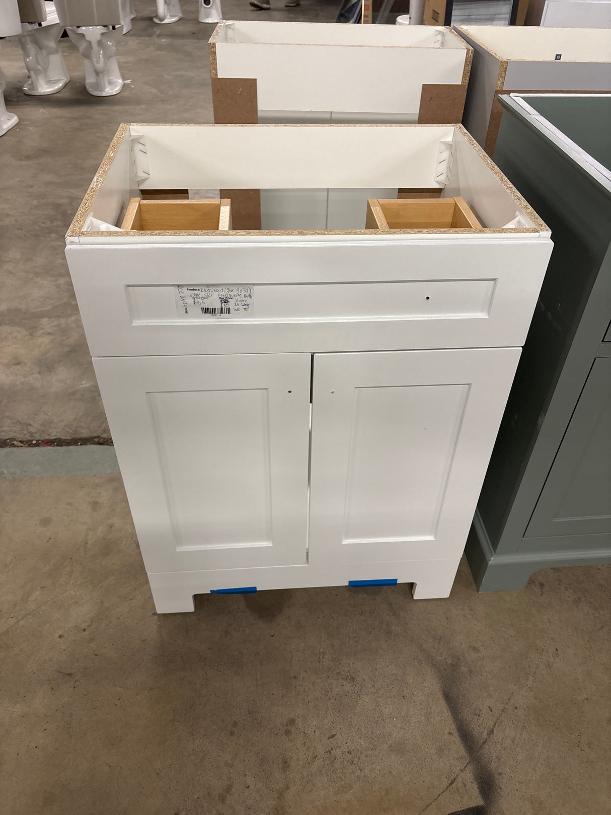 Everdean 25 in. W x 19 in. D x 34 in. H Single Sink Freestanding Bath Vanity in White without Top