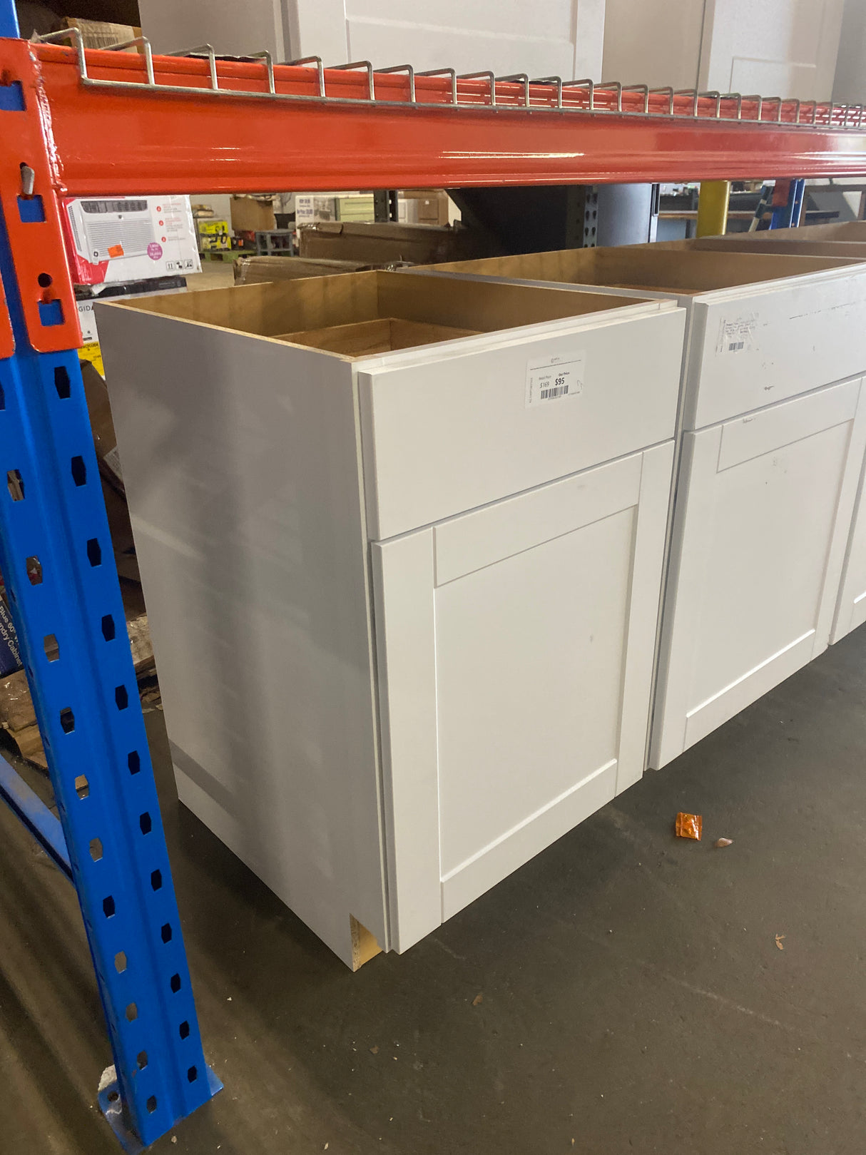 Shaker Satin White Stock Assembled Base Kitchen Cabinet with Ball-Bearing Drawer Glides (21 in. x 34.5 in. x 24 in.)