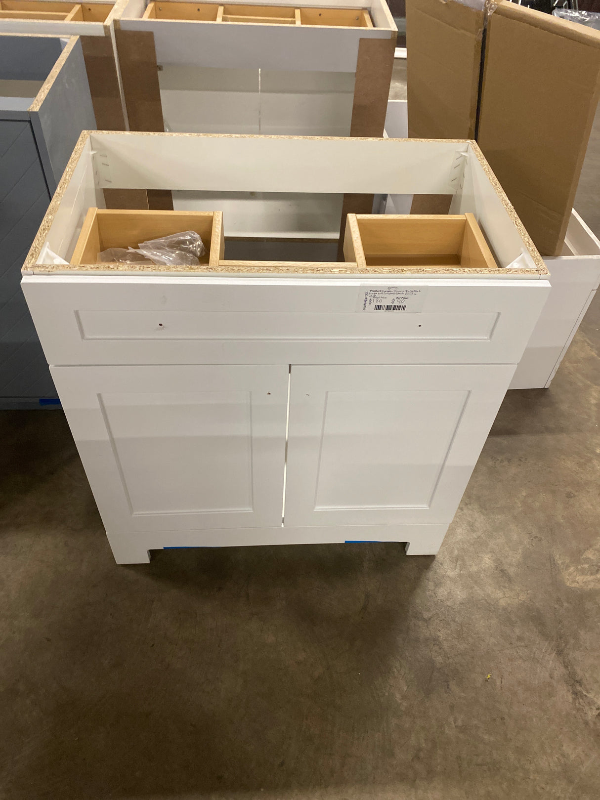 Everdean 31 in. W x 19 in. D x 34 in. H Single Sink Freestanding Bath Vanity in White with White Cultured Marble Top