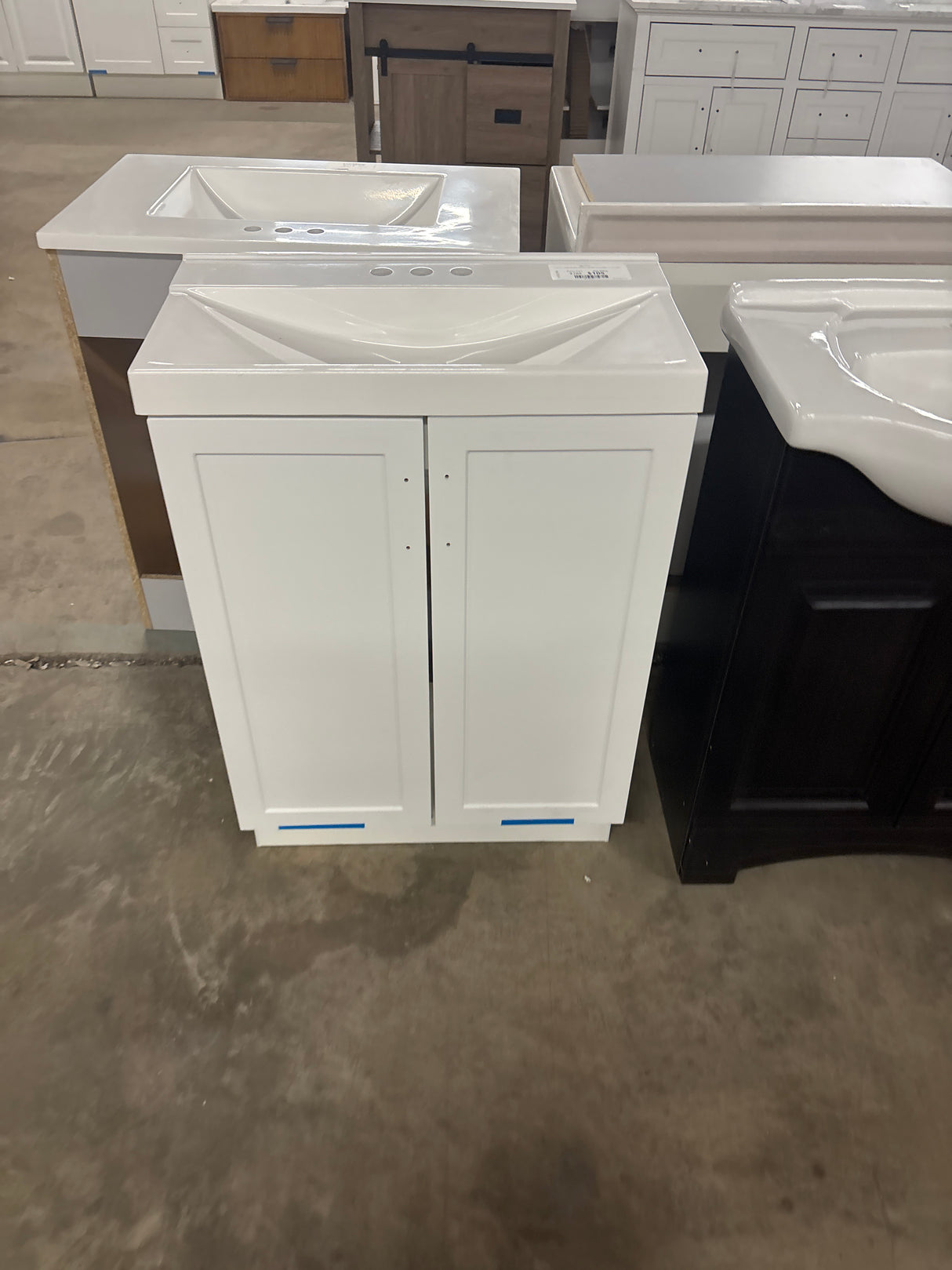 Penlee 25 in. Single Sink White Bath Vanity with White Cultured Marble Top (Assembled)