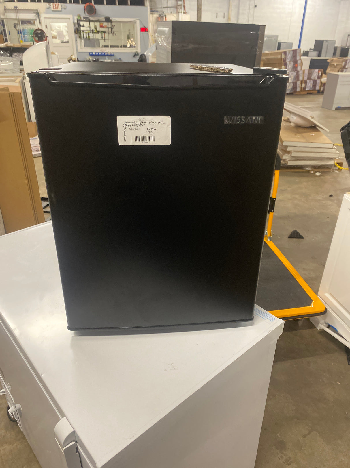 2.6cu ft mini refrigerator in black energy star