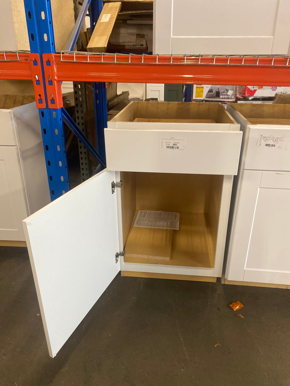 Shaker Satin White Stock Assembled Base Kitchen Cabinet with Ball-Bearing Drawer Glides (21 in. x 34.5 in. x 24 in.)