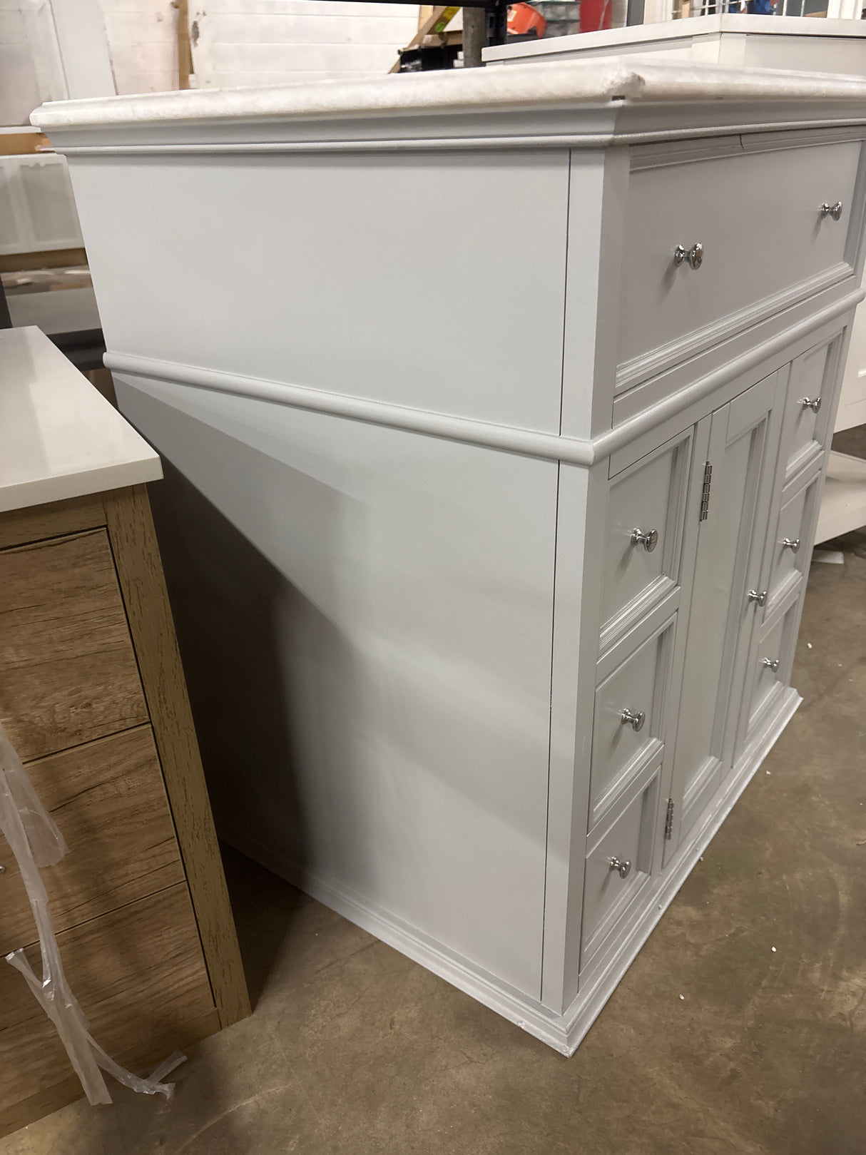 Hampton Harbor 28 in. W x 22 in. D x 35 in. H Single Sink Freestanding Bath Vanity in Gray with White Marble Top