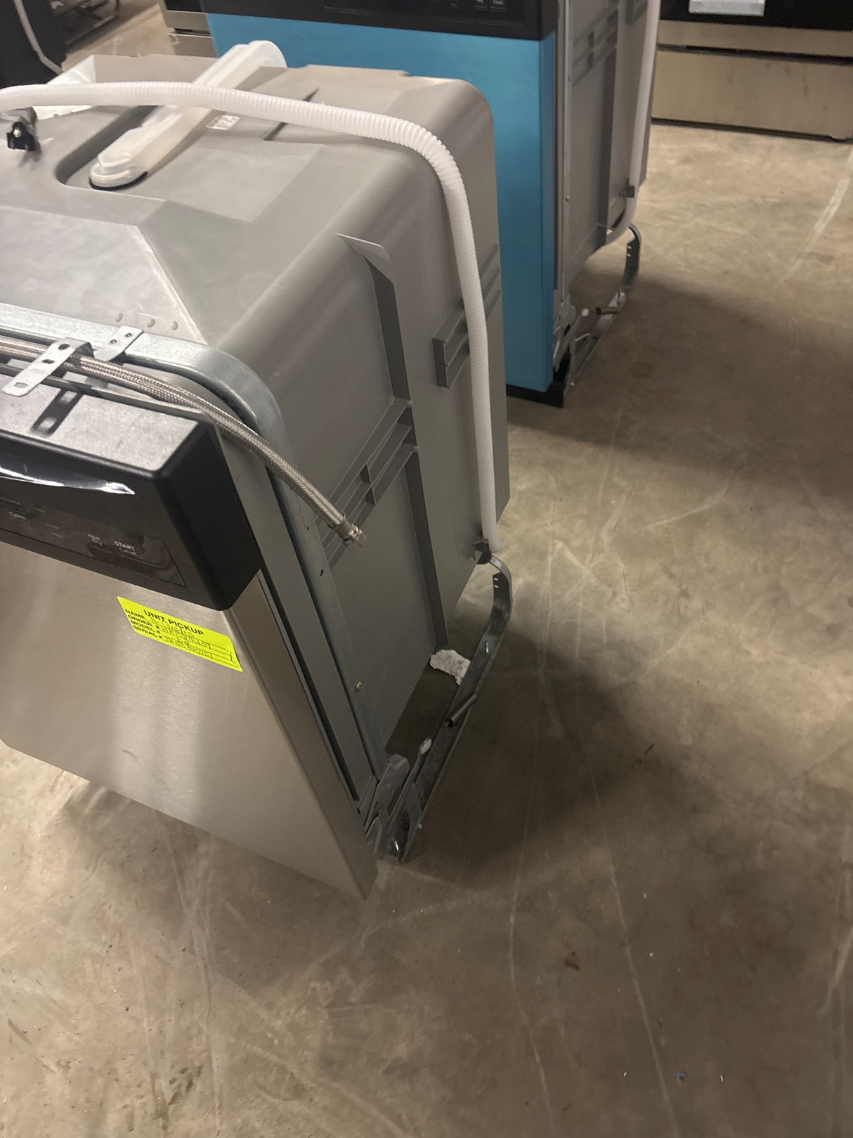 24 in. Front Control Smart Built-In Tall Tub 62 dBA Dishwasher in Stainless Steel