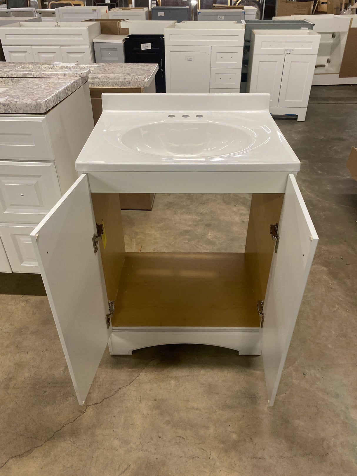 Everdean 25 in. W x 19 in. D x 34 in. H Single Sink Freestanding Bath Vanity in White with White Cultured Marble Top