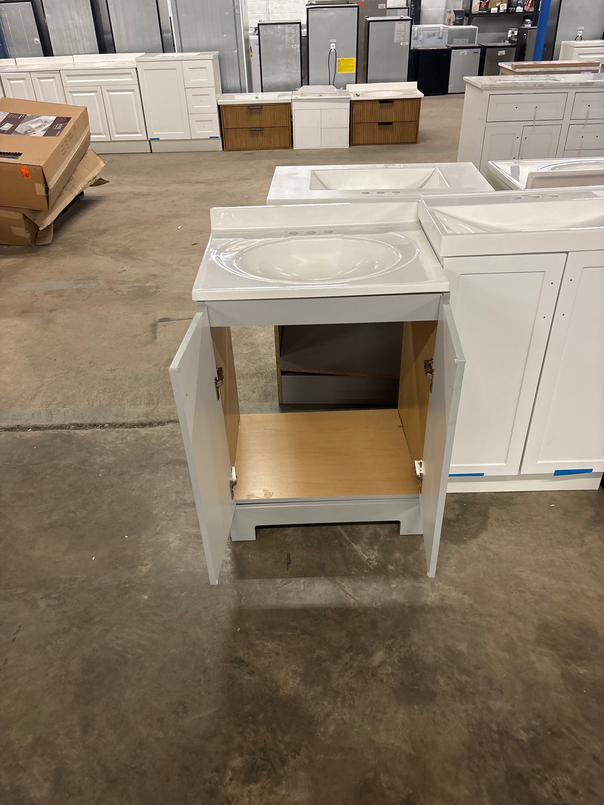 Oakley 25 in. Single Sink Pearl Gray Bath Vanity with White Cultured Marble Top