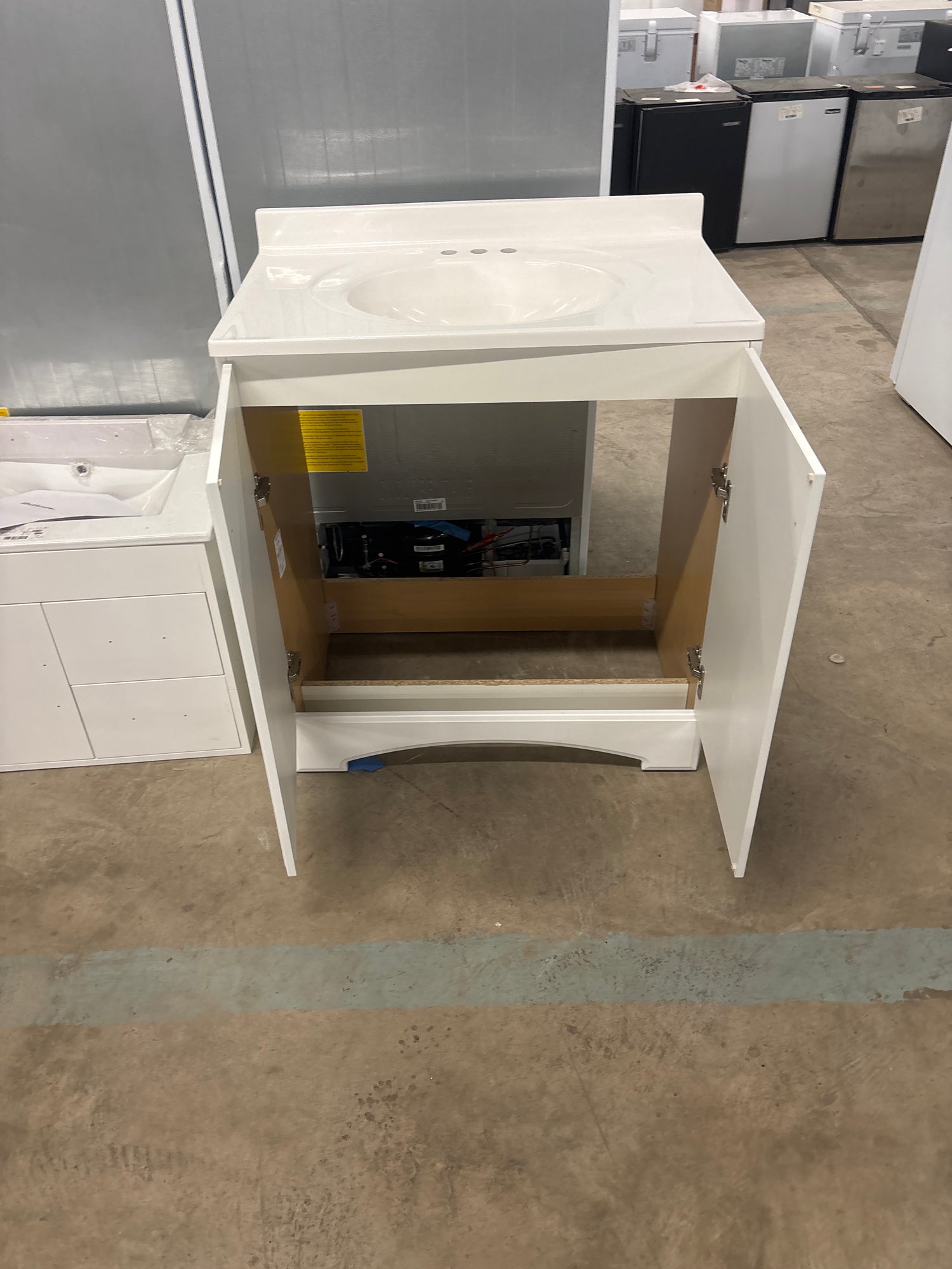 31 in. W x 19 in. D x 35 in. H Single Sink Freestanding Bath Vanity in White with White Cultured Marble Top
