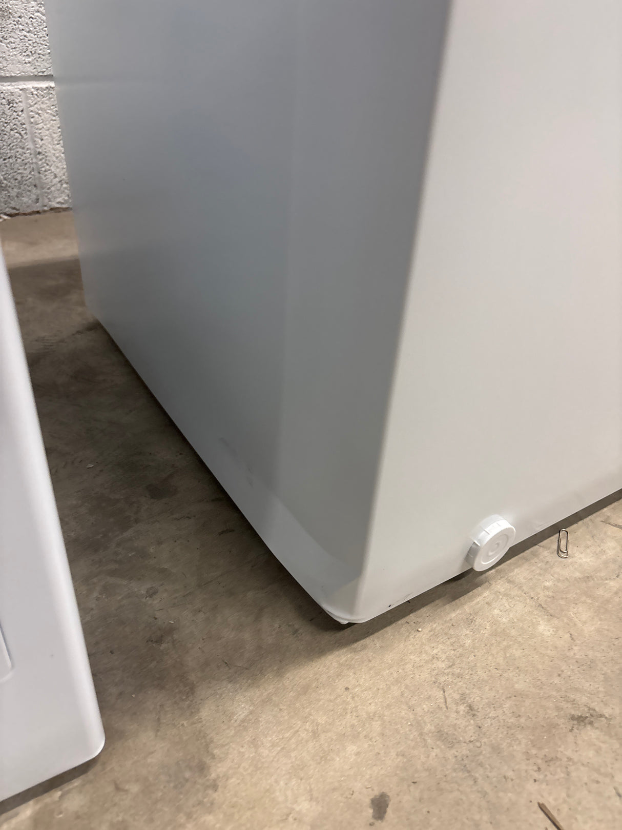 7.0 cu. ft. Manual Defrost Chest Freezer with LED Light in White Garage Ready