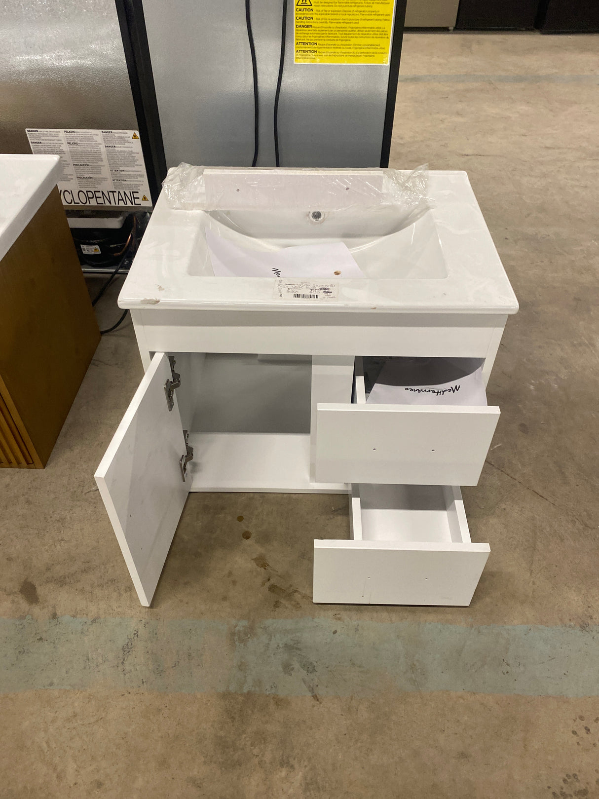 Marsella 24 in. W x 19.7 H x 18.1 in. D Vanity in White with White Basin