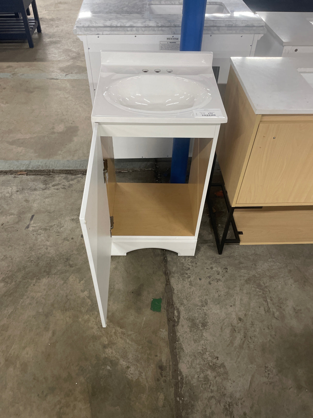 19 in. W x 18 in. D x 34 in. H Single Sink Freestanding Bath Vanity in White with White Cultured Marble Top