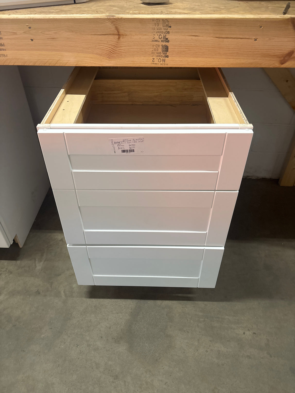 Vesper White Shaker Assembled PlywoodBase Drawer Kitchen Cabinet with Soft Close 24 in. x 34.5 in. x 24 in.