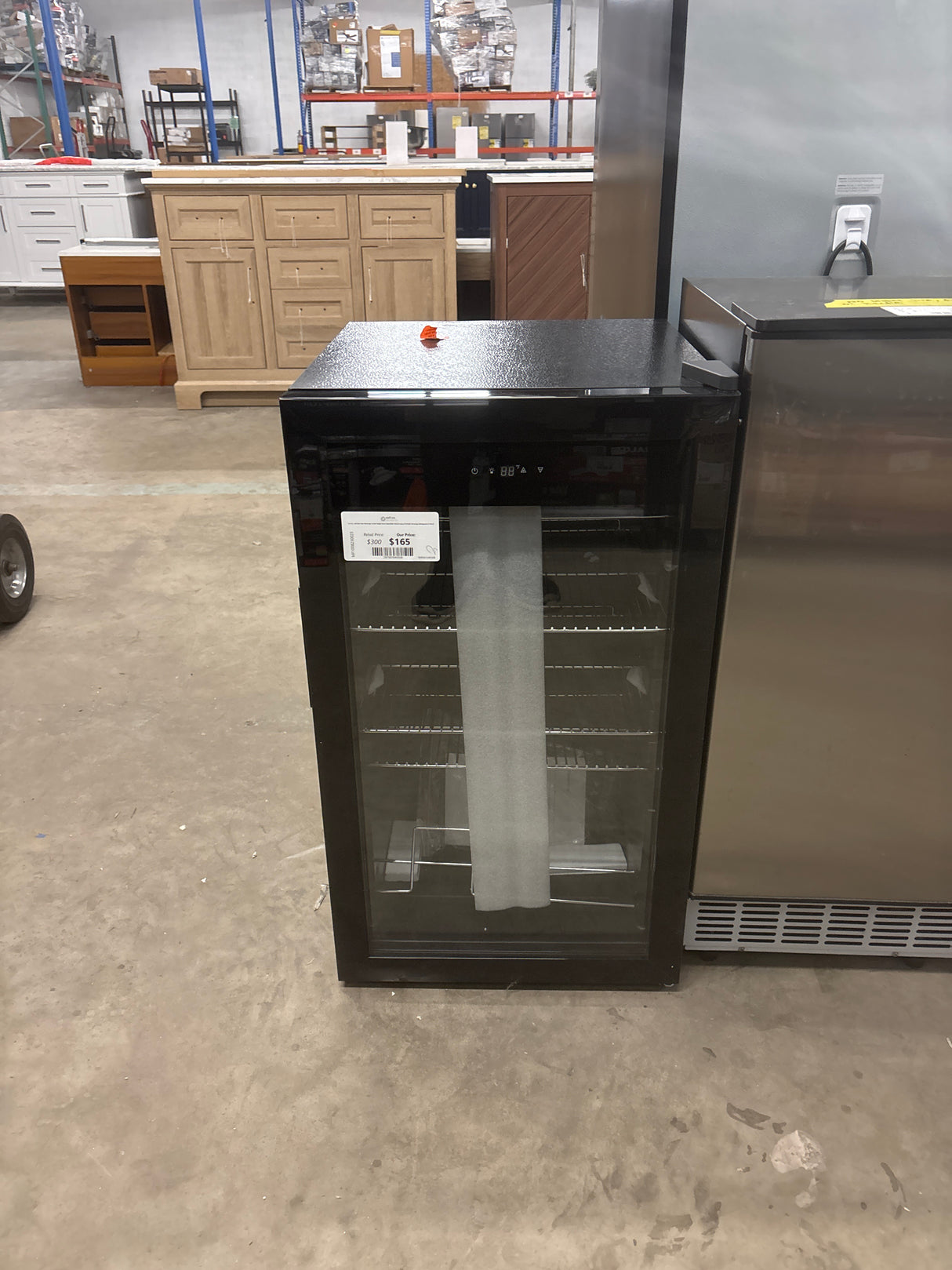 17.5 in. 130 Plus Cans Beverage Cooler Single Zone Adjustable Interior Space Portable Beverage Refrigerator in Black
