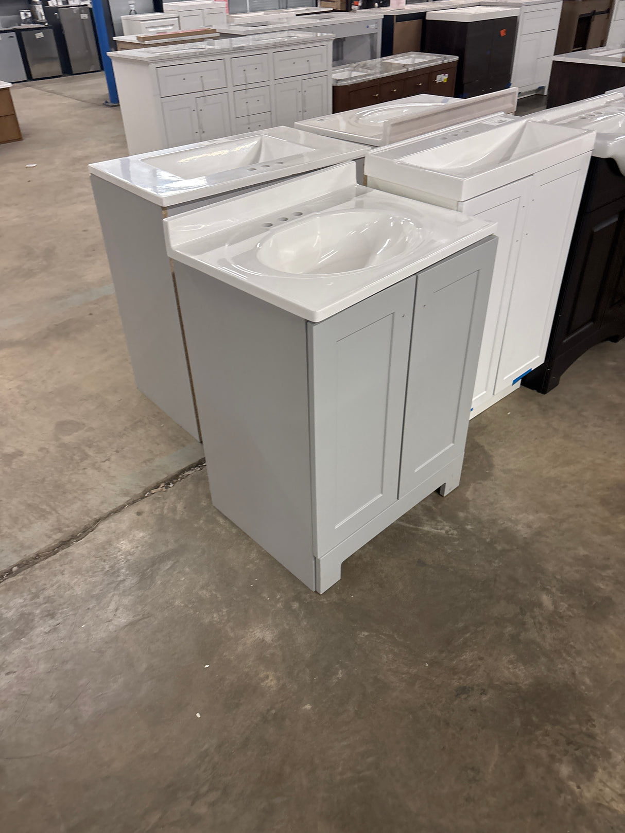 Oakley 25 in. Single Sink Pearl Gray Bath Vanity with White Cultured Marble Top