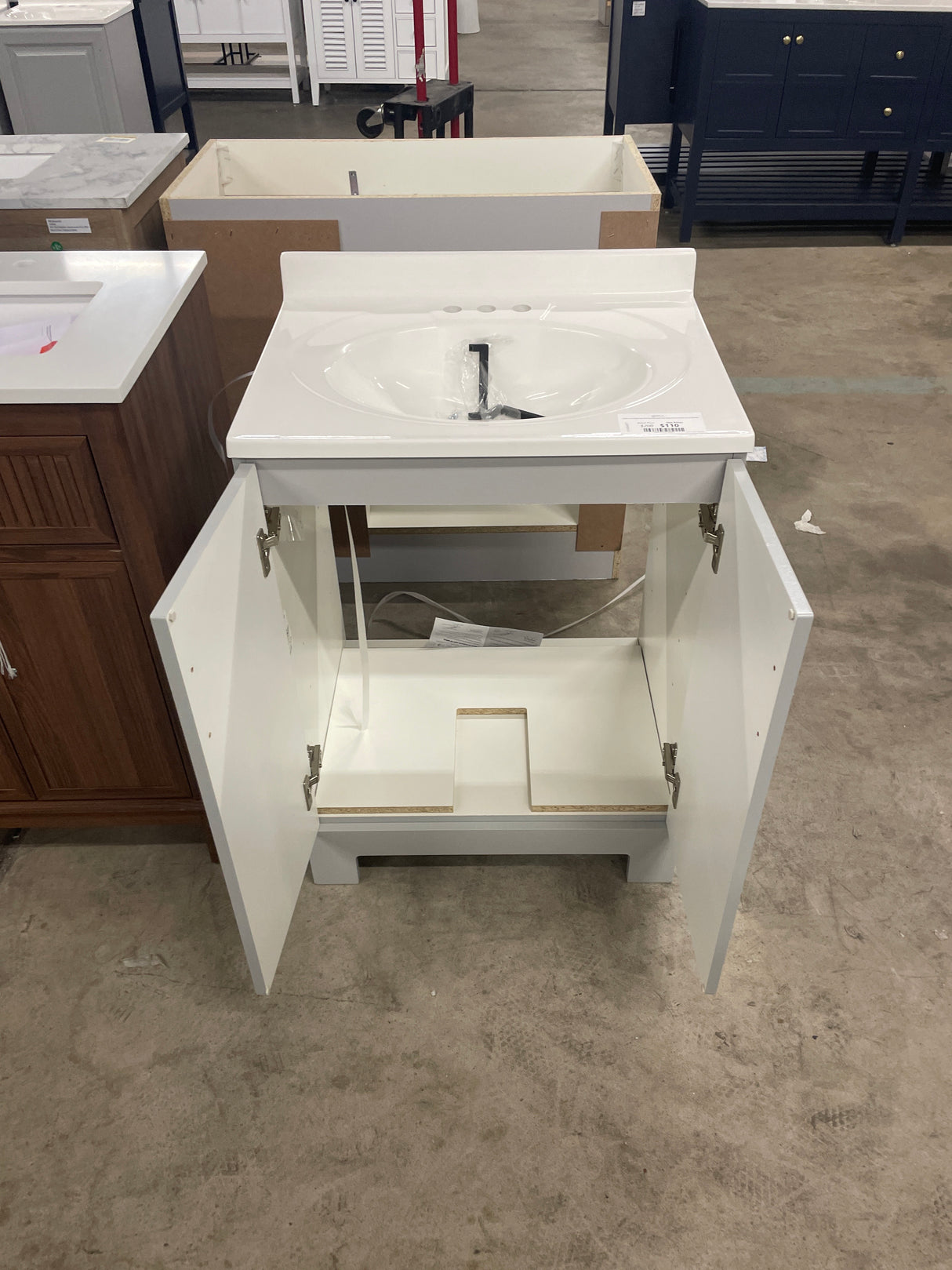 Oakley 25 in. Single Sink Pearl Gray Bath Vanity with White Cultured Marble Top (Assembled)