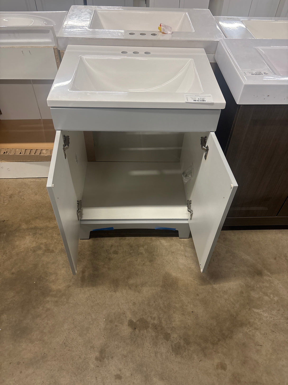 Delridge 25 in. Single Sink Pearl Gray Bath Vanity with White Cultured Marble Top (Assembled)