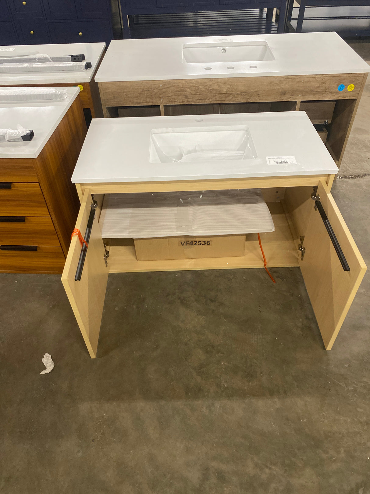 Madison Avenue Vanity 2Dr 36x18x33.5 VW top in Maple