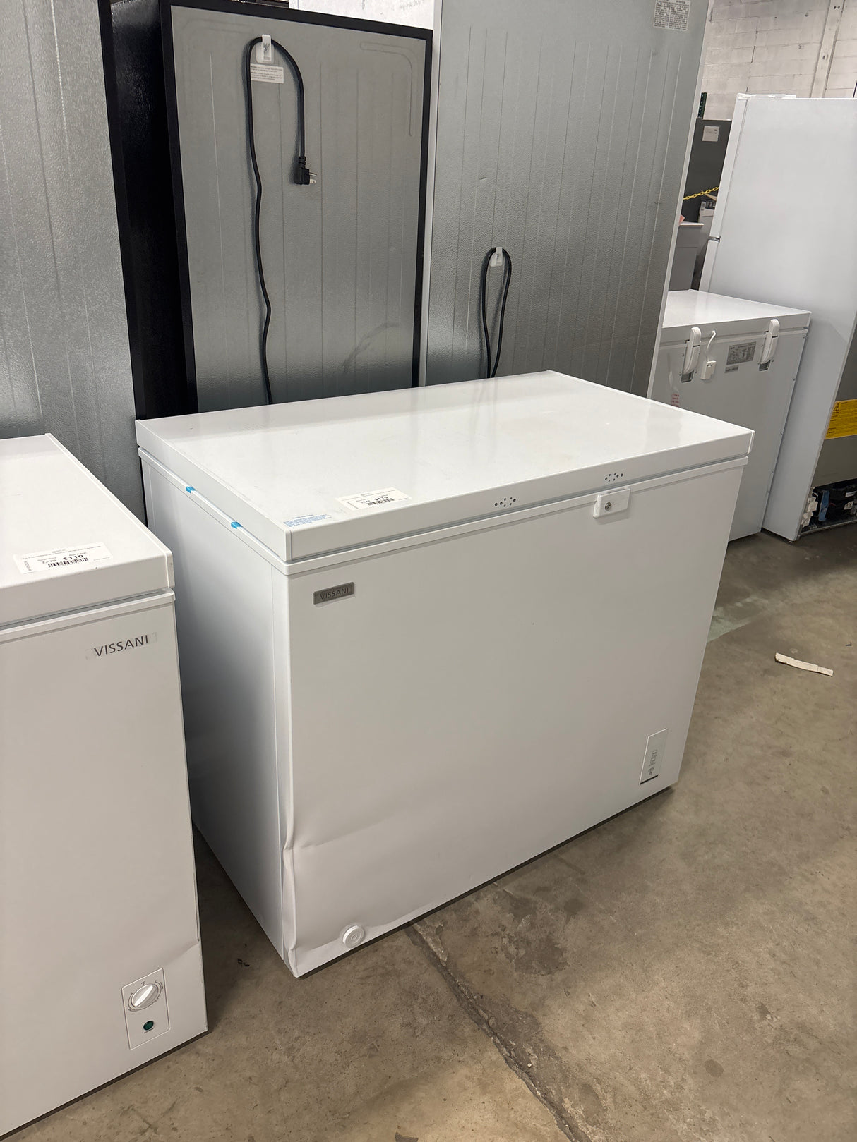 8.8 cu. ft. Hubspace Powered Manual Defrost Convertible Chest Freezer with LED Light in White