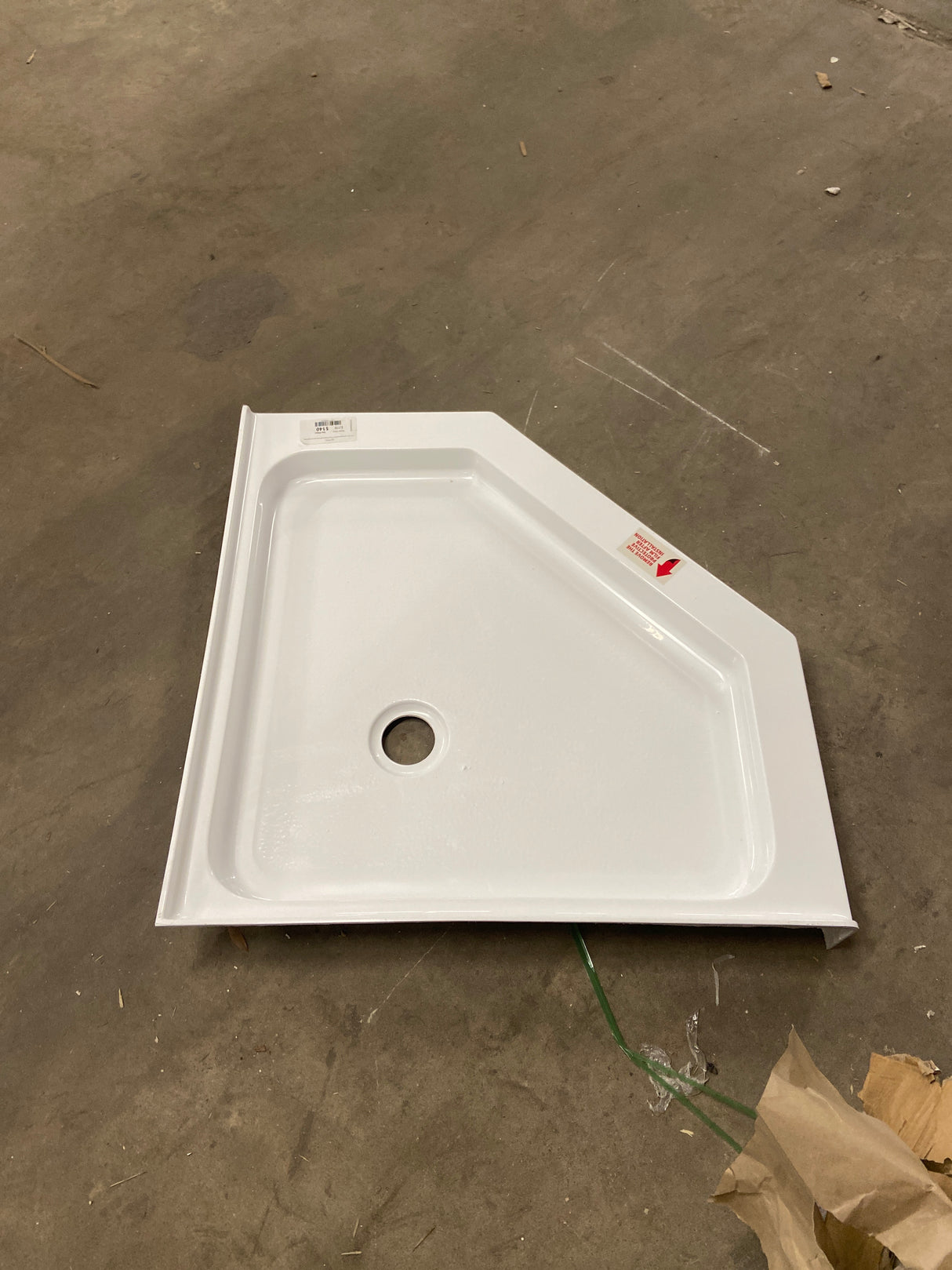 36 in. x 36 in. Acrylic Double Threshold Floor Corner Neo-Angle Shower Pan Base with Corner Drain in White
