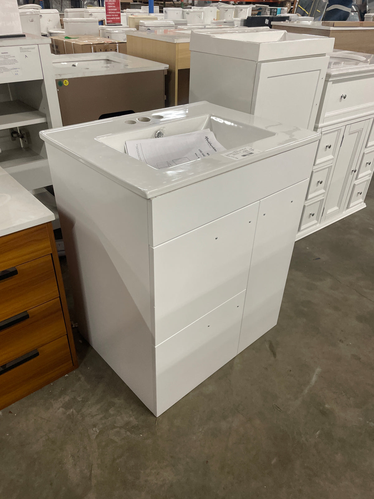 Marsella 24 in. W x 19.7 H x 18.1 in. D Vanity in White