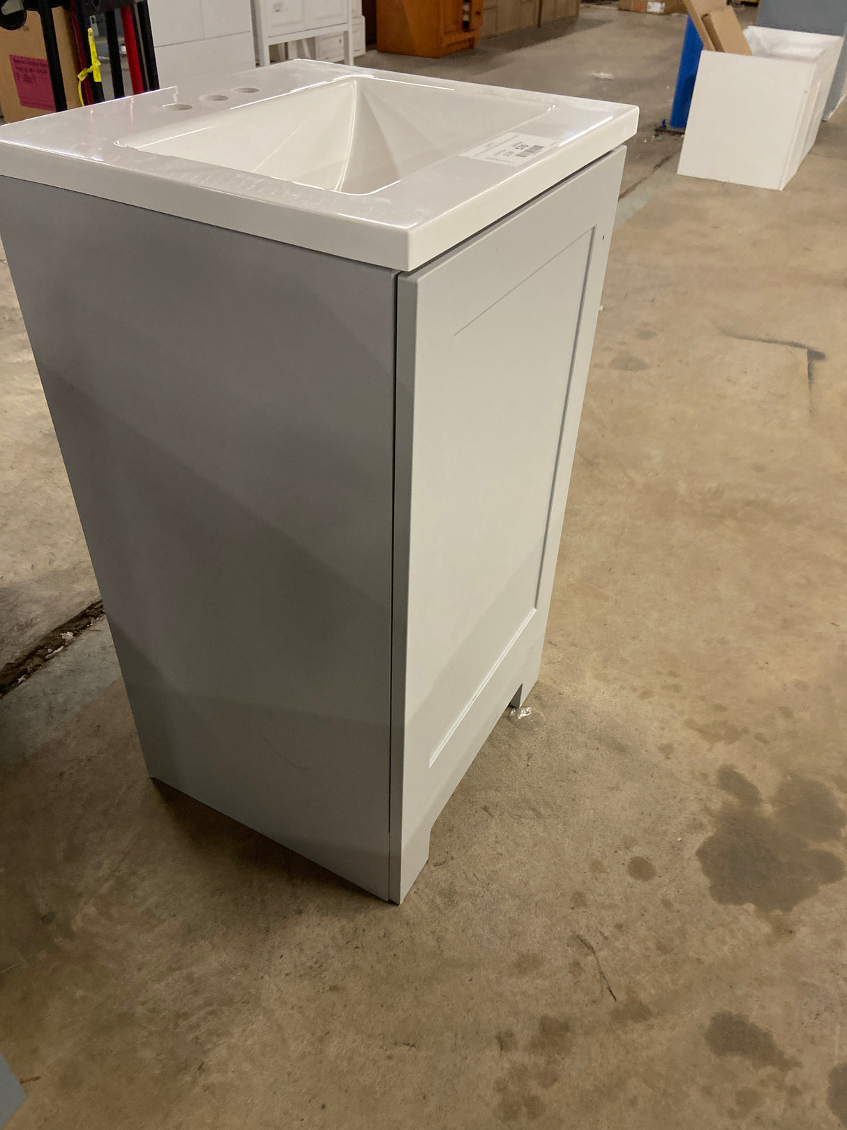 18 in. W x 17 in. D x 33 in. H Single Sink Freestanding Bath Vanity in Pearl Gray with White Cultured Marble Top