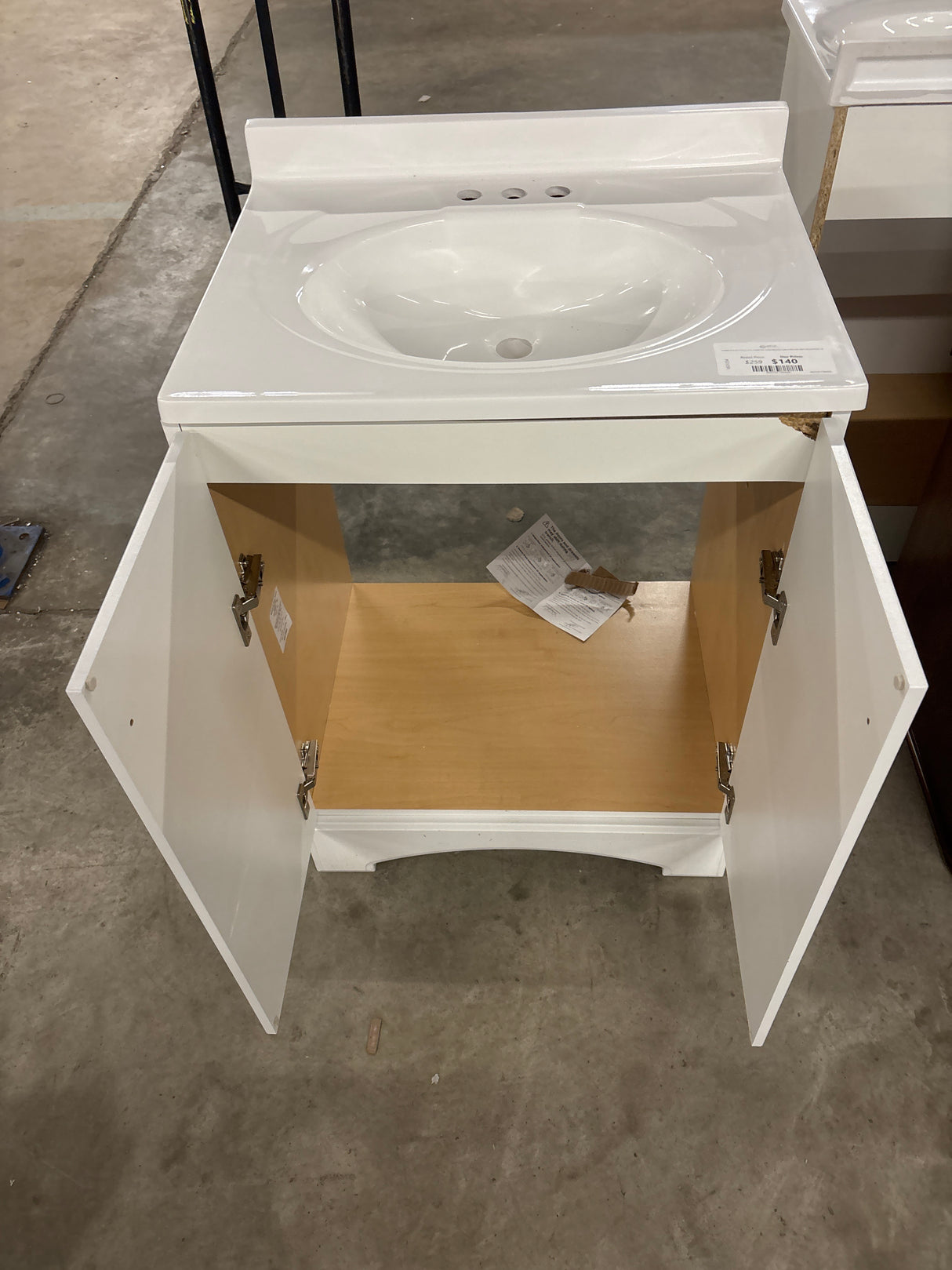 Everdean 25 in. W x 19 in. D x 34 in. H Single Sink Freestanding Bath Vanity in White with White Cultured Marble Top