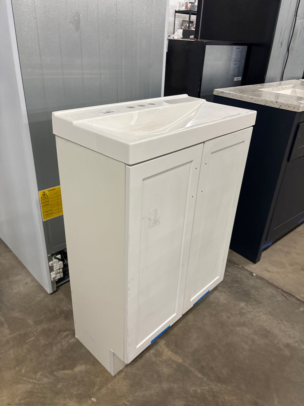 Penlee 25 in. Single Sink White Bath Vanity with White Cultured Marble Top (Assembled)