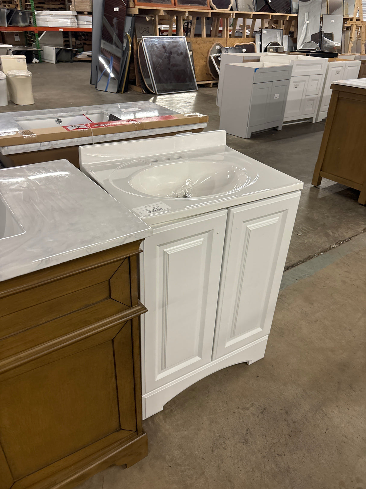 Everdean 25 in. W x 19 in. D x 34 in. H Single Sink Freestanding Bath Vanity in White with White Cultured Marble Top