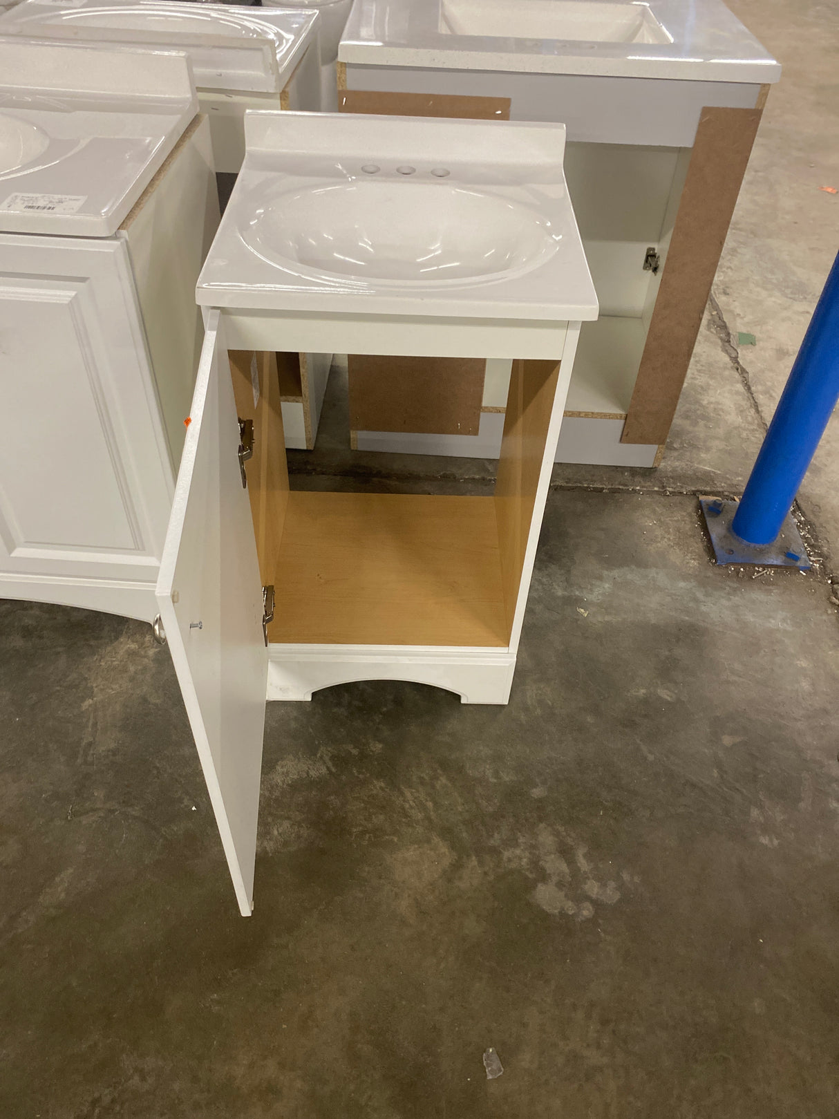 19 in. W x 18 in. D x 34 in. H Single Sink Freestanding Bath Vanity in White with White Cultured Marble Top