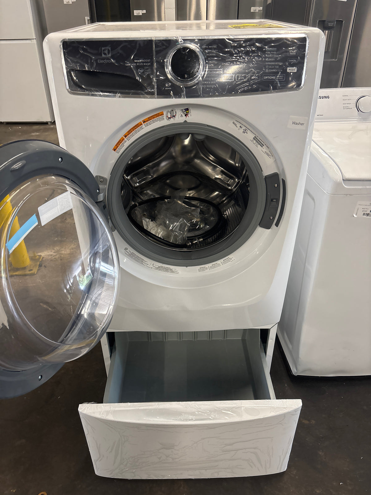 Electrolux Front Load 4.5 cu. ft. Washer with LuxCare Plus Wash
