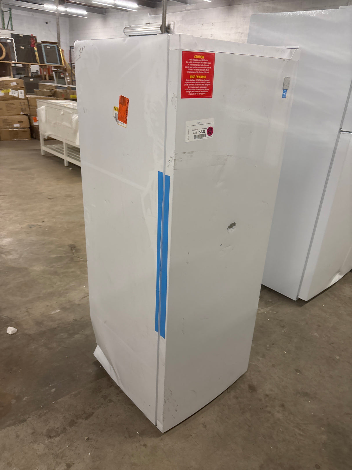 21.65 in. 7 cu. ft. Convertible Freezer, Manual Defrost Upright Freezer With Reversible Door Garage Ready in White