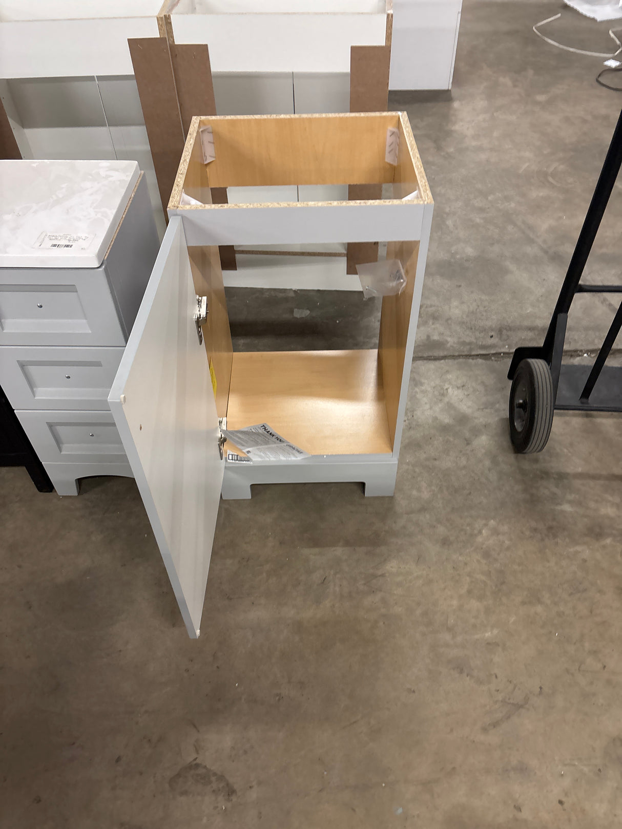 18 in. W x 17 in. D x 33 in. H Single Sink Freestanding Bath Vanity in Pearl Gray with Without Top