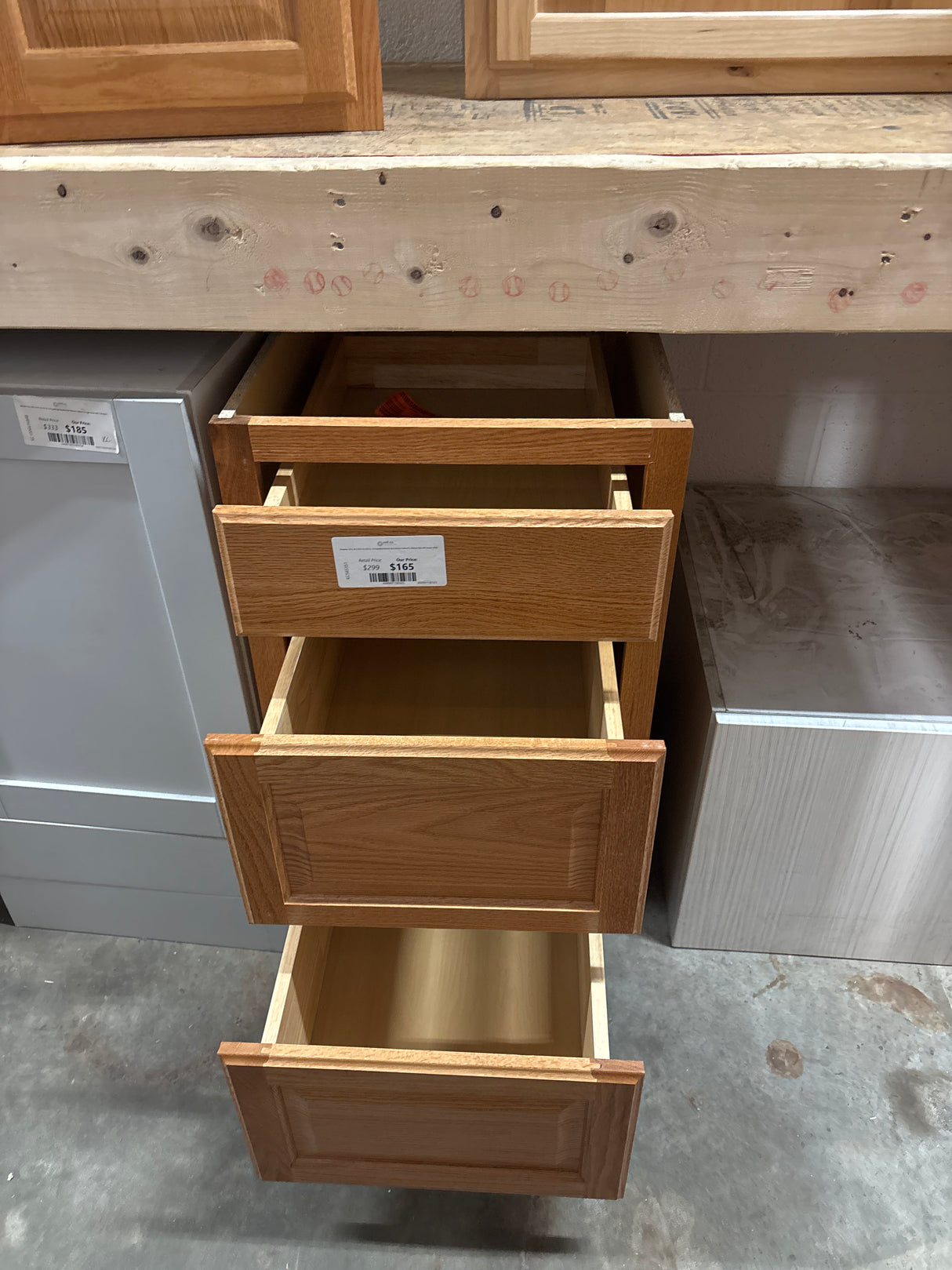 Hampton 18 in. W x 24 in. D x 34.5 in. H Assembled Drawer Base Kitchen Cabinet in Medium Oak with Drawer Glides