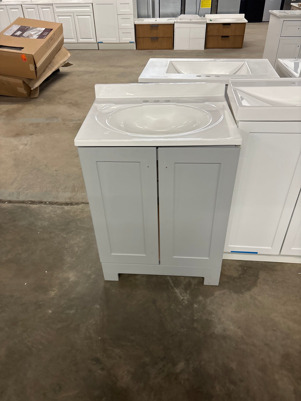 Oakley 25 in. Single Sink Pearl Gray Bath Vanity with White Cultured Marble Top