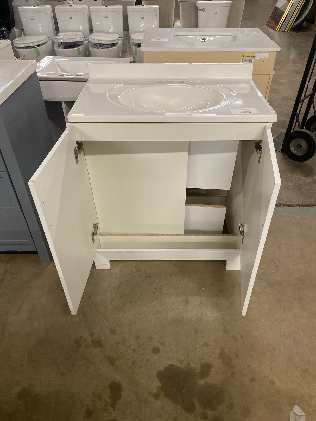 Oakley 31 in. Single Sink White Bath Vanity with White Cultured Marble Top (Assembled)