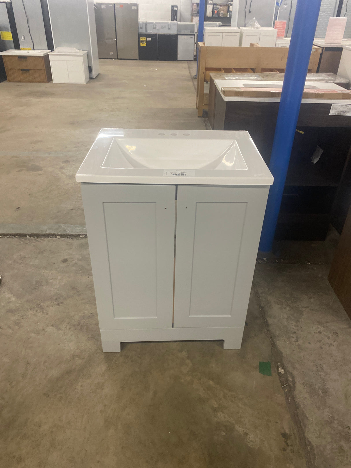 24 in. W x 19 in. D x 33 in. H Single Sink Freestanding Bath Vanity in Pearl Gray with White Cultured Marble Top