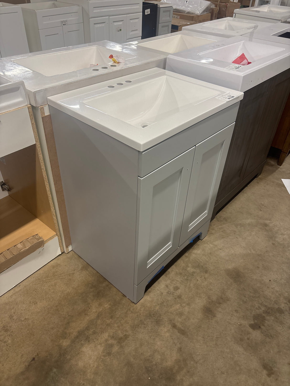 Delridge 25 in. Single Sink Pearl Gray Bath Vanity with White Cultured Marble Top (Assembled)