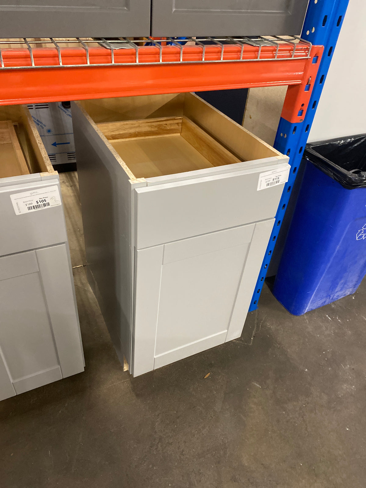 Shaker Dove Gray Stock Assembled Base Kitchen Cabinet with Ball-Bearing Drawer Glides (18 in. x 34.5 in. x 24 in.)