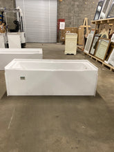 Load image into Gallery viewer, Classic 500 60 in. Right Drain Rectangular Alcove Bathtub in High Gloss White
