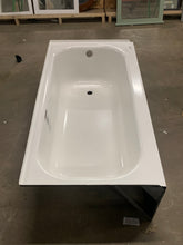 Load image into Gallery viewer, Maui 60 in. x 30 in. Soaking Bathtub with Right Drain in White
