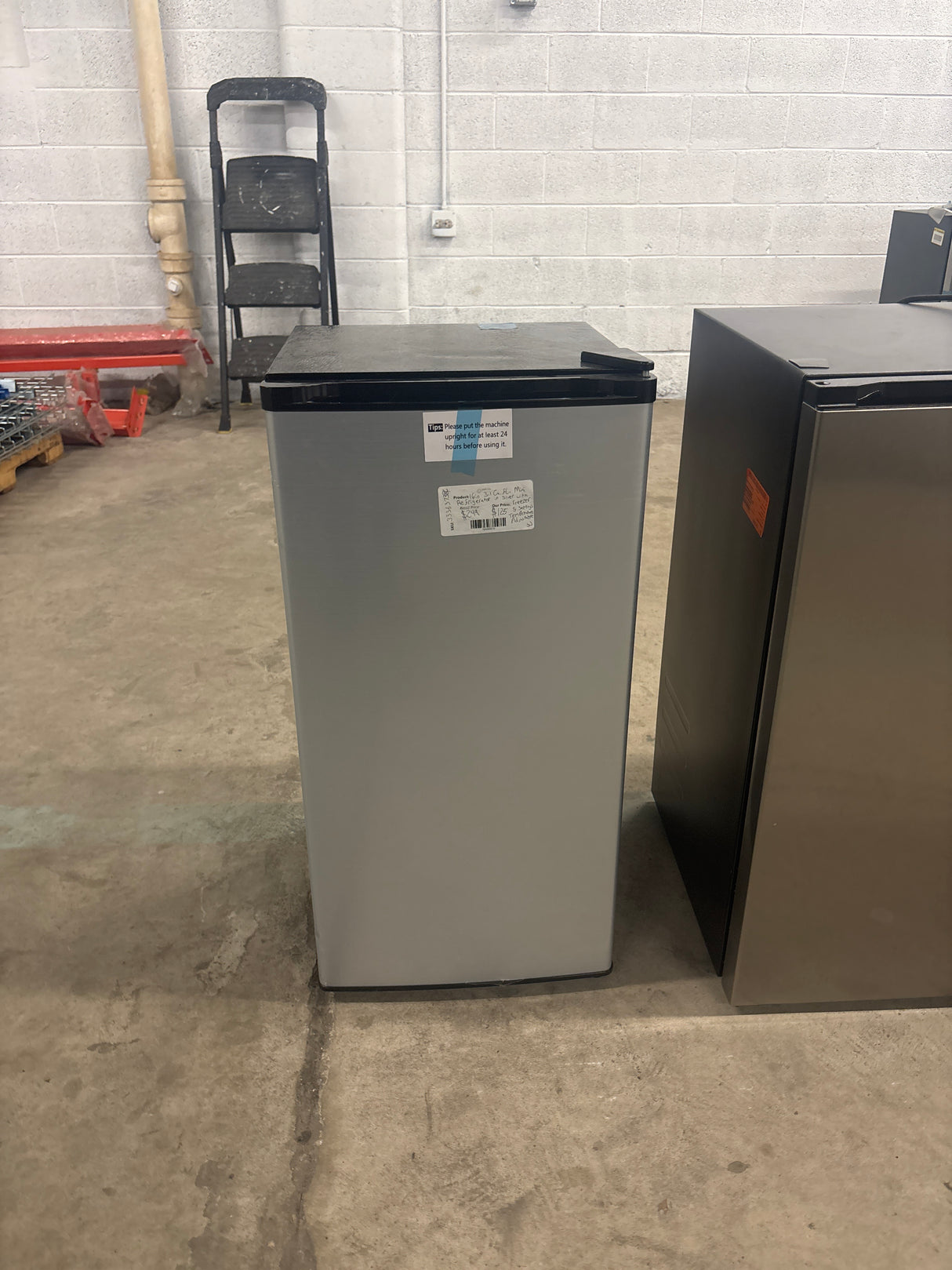 16 in. 3.1 cu.ft. Mini Refrigerator in Silver with Freezer, 5-Settings Temperature Adjustable