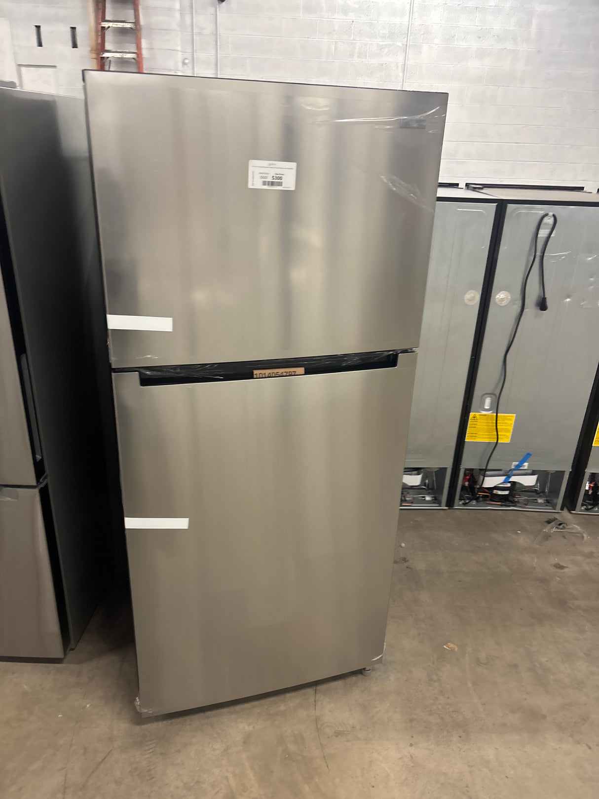 18.1 cu. ft. Top Freezer Refrigerator in Fingerprint Resistant Stainless Look, Garage Ready