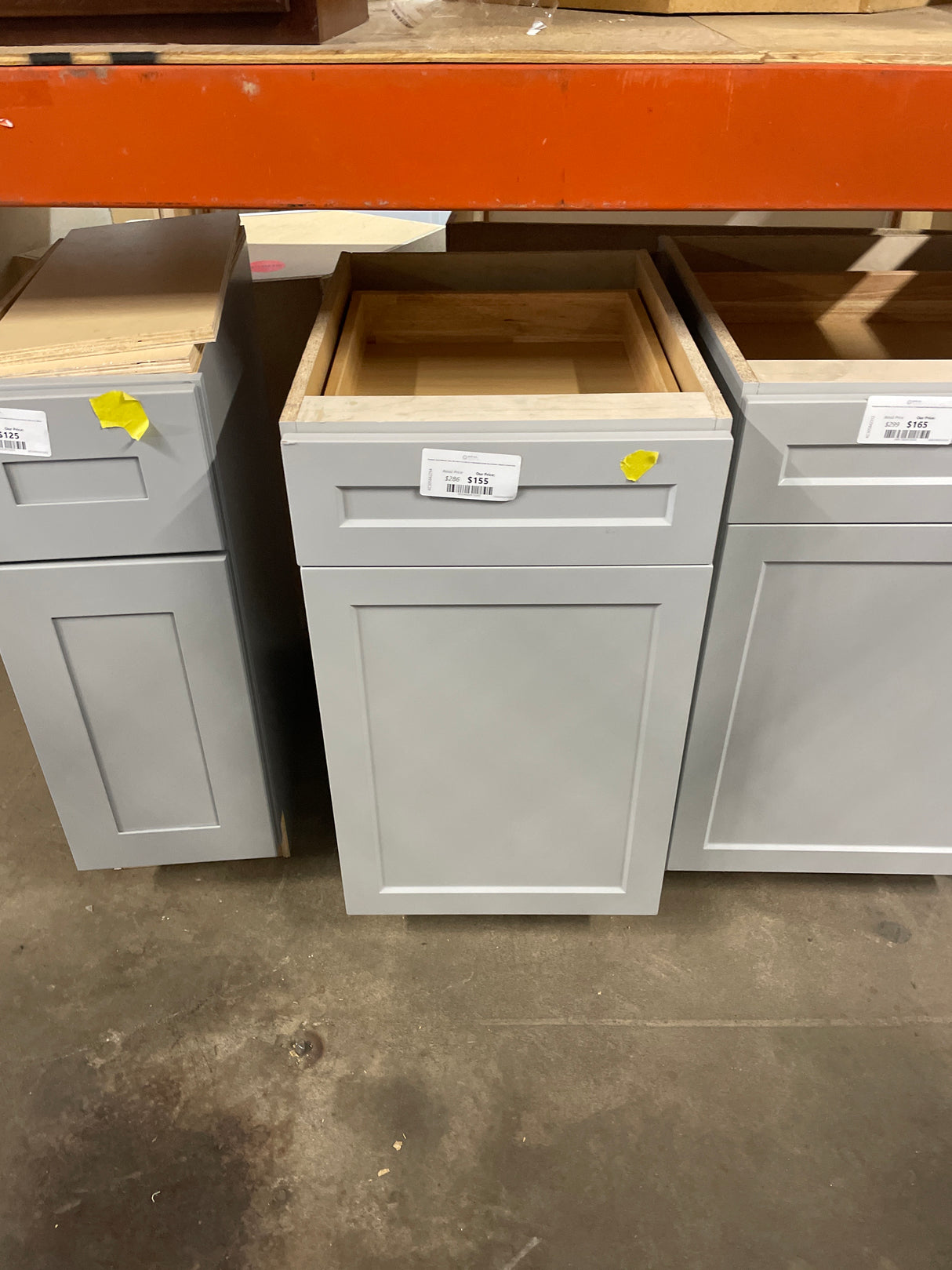 Designer Series Melvern 18 in. W x 24 in. D x 34.5 in. H Assembled Shaker Base Kitchen Cabinet in Heron Gray