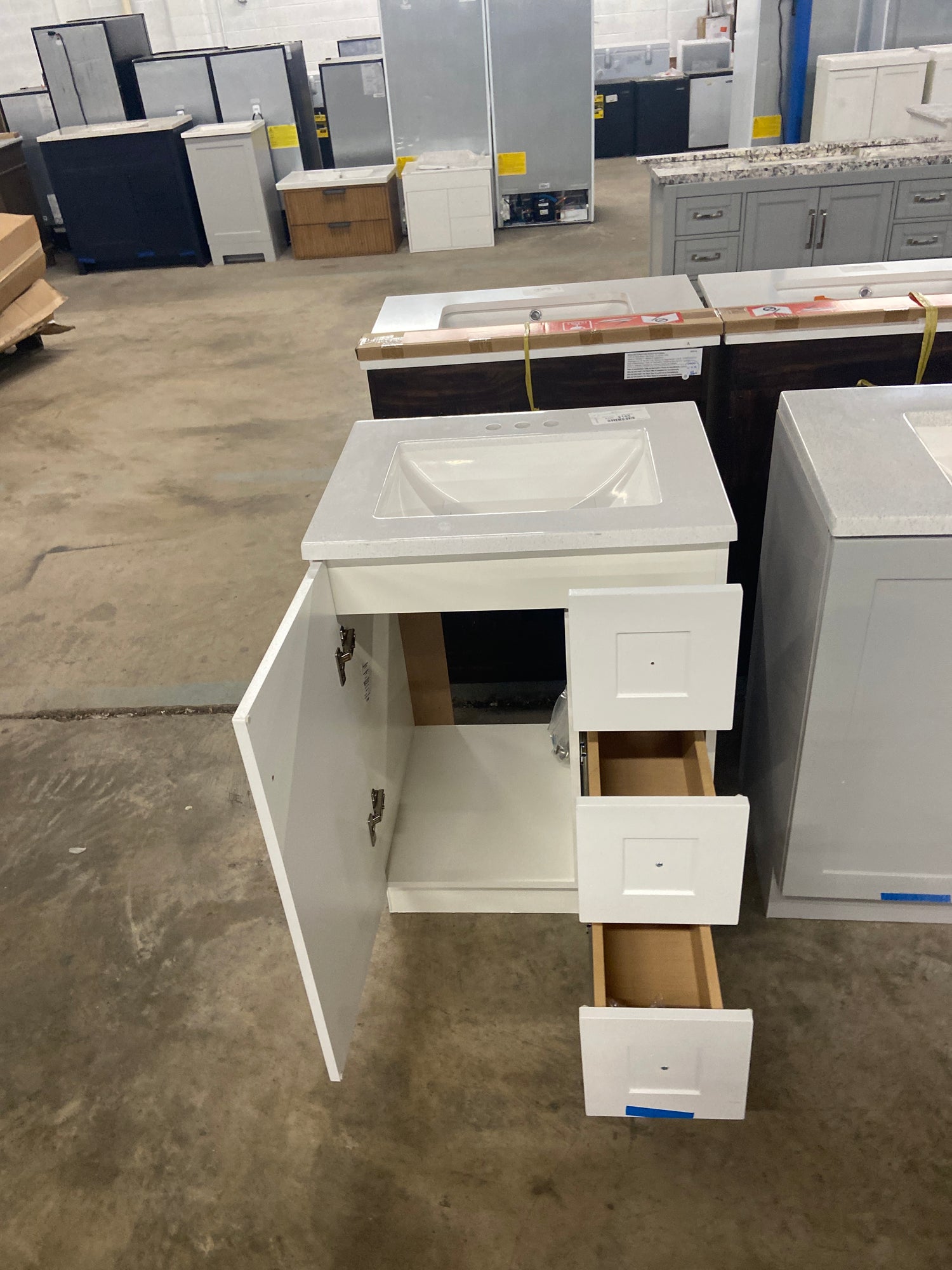 Bannister 24.5 in. W x 18.75 in. D Bath Vanity in White with Cultured Marble Top in Colorpoint White with White Sink