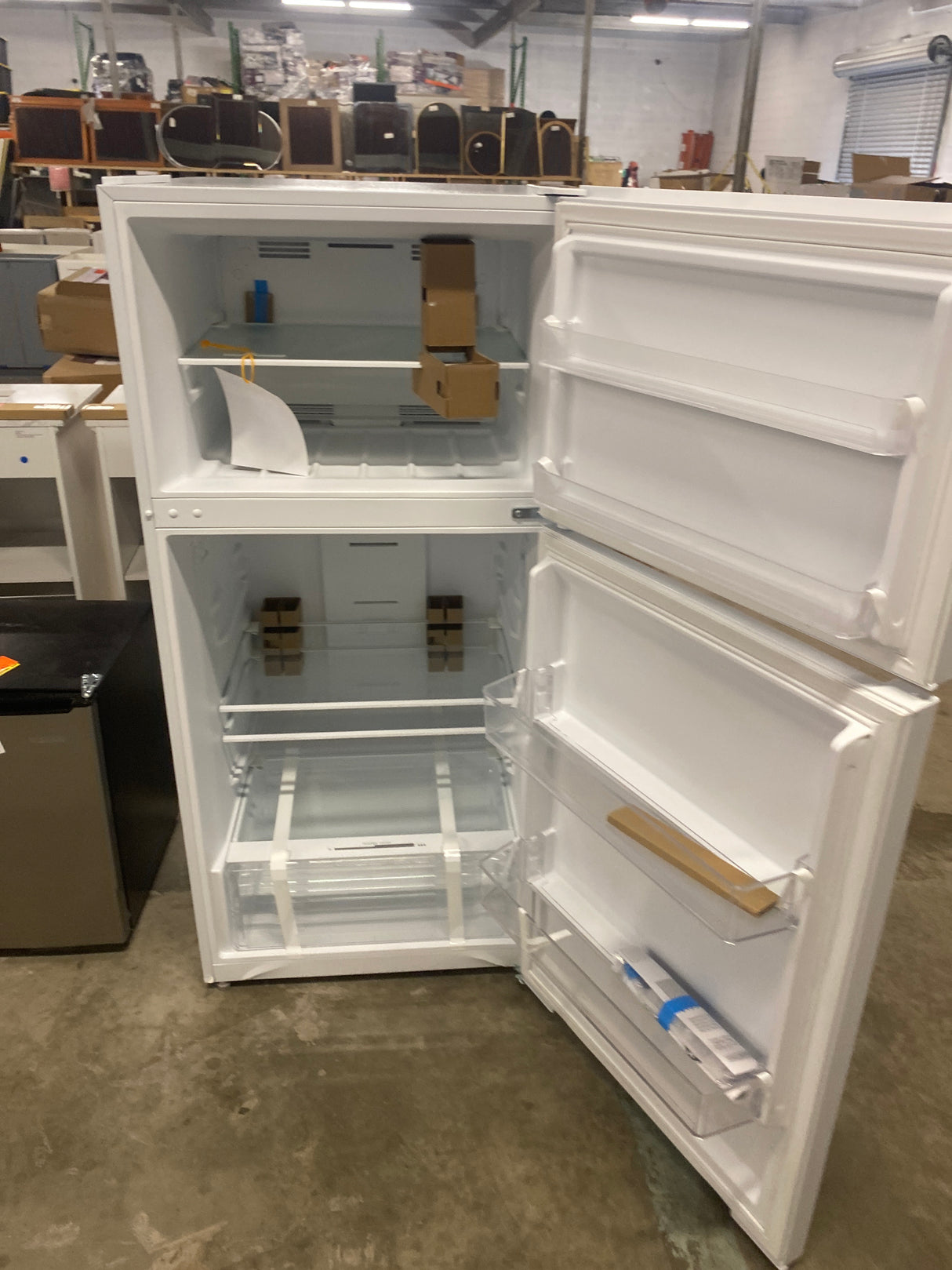 14.2 cu. ft. Top Freezer Refrigerator in White