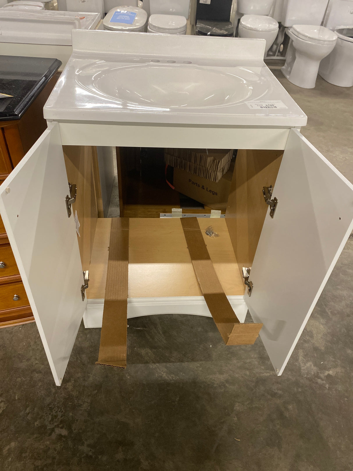 Everdean 25 in. W x 19 in. D x 34 in. H Single Sink Freestanding Bath Vanity in White with White Cultured Marble Top