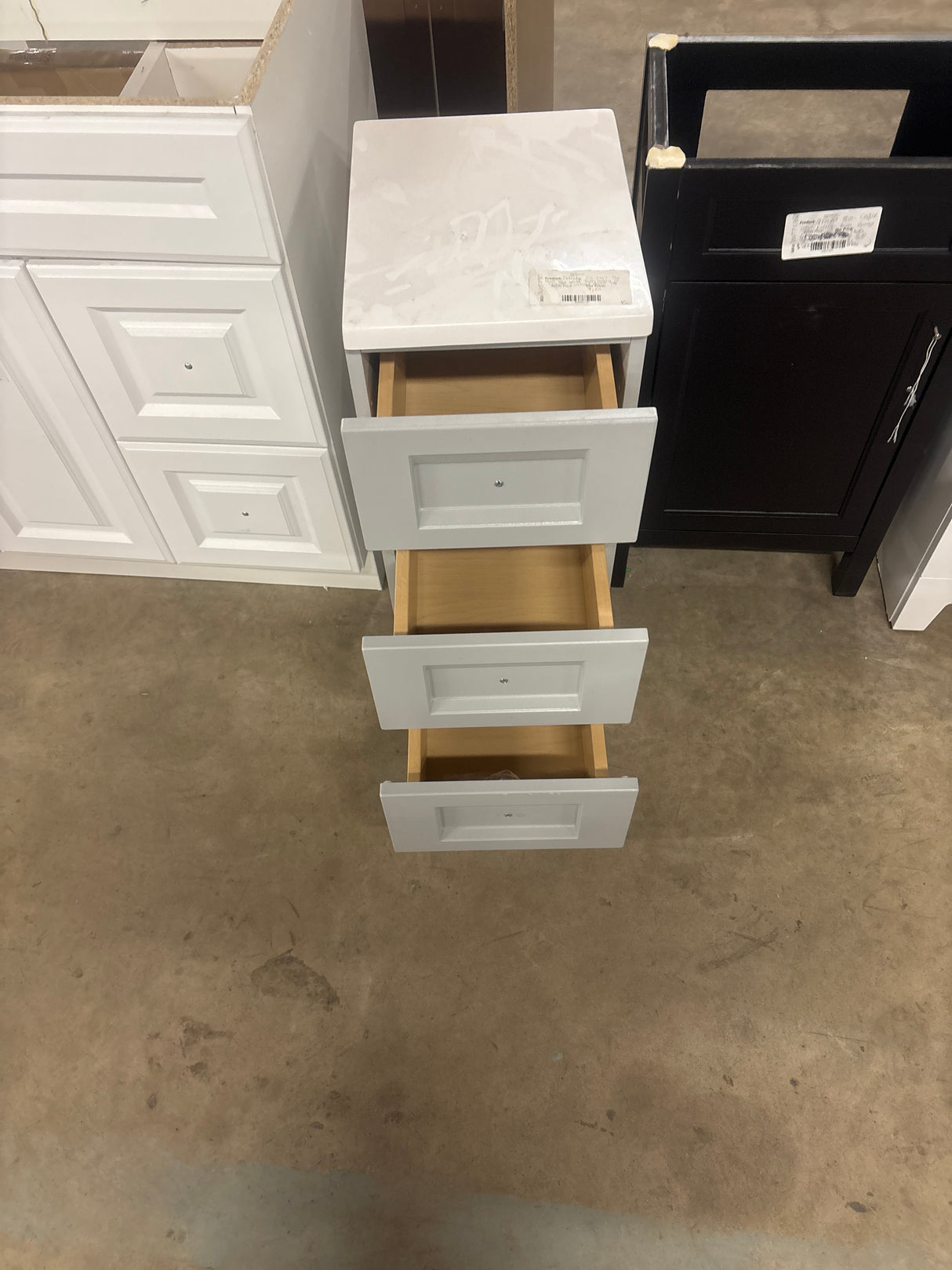 Delridge 12 in. Single Sink Pearl Gray Bath Vanity with White Cultured Marble Top (Assembled)