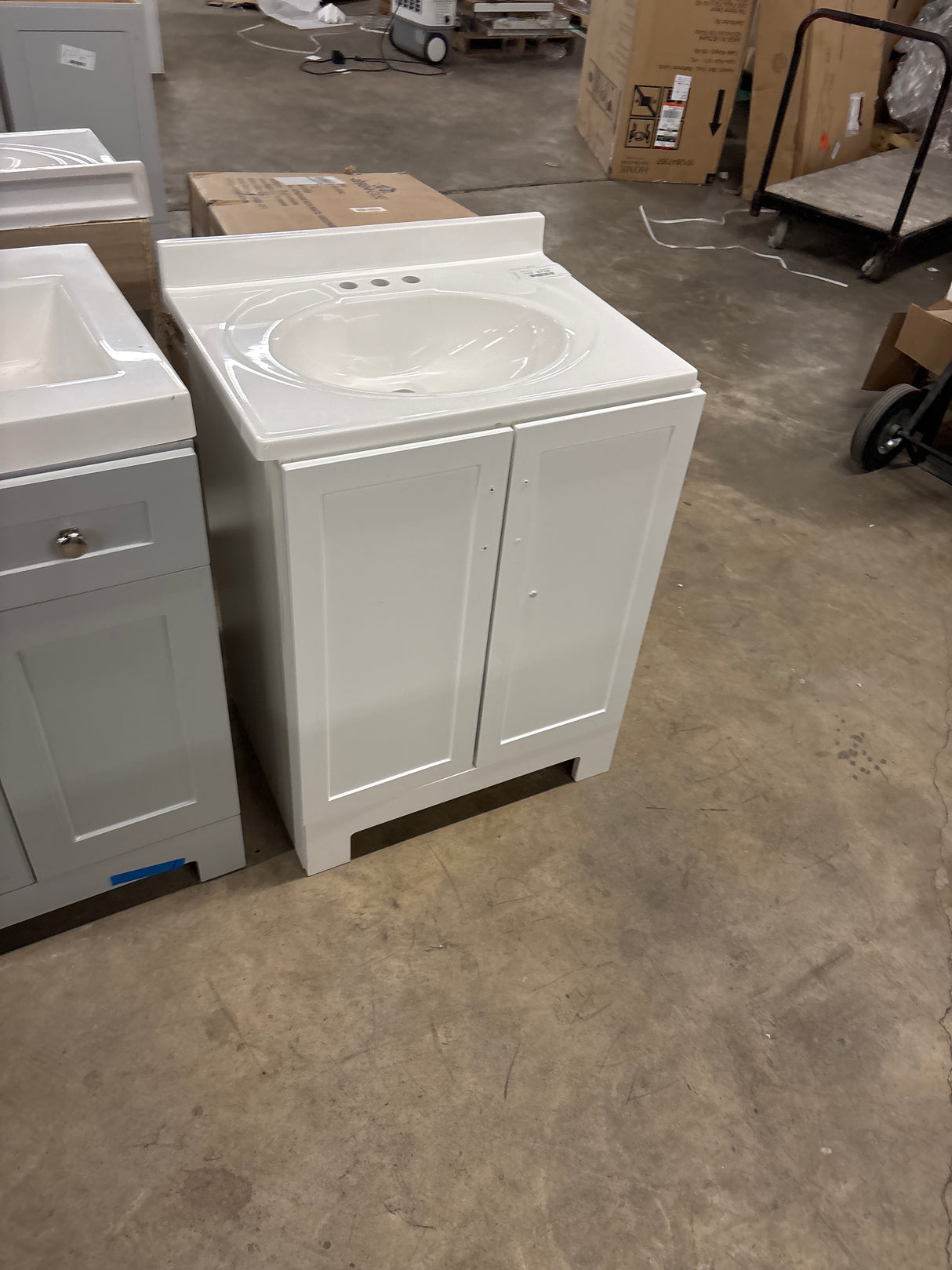 Oakley 25 in. Single Sink White Bath Vanity with White Cultured Marble Top (Assembled)