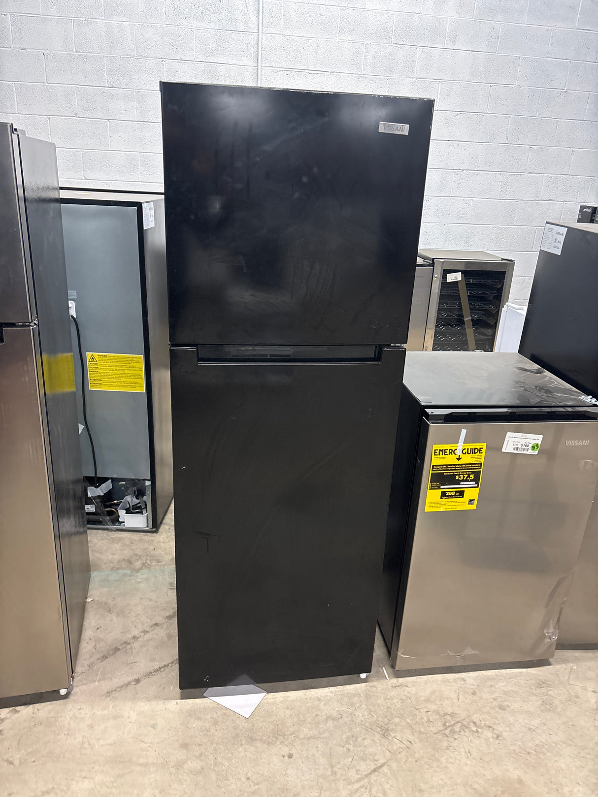 10.1 cu. ft. Top Freezer Refrigerator in Black