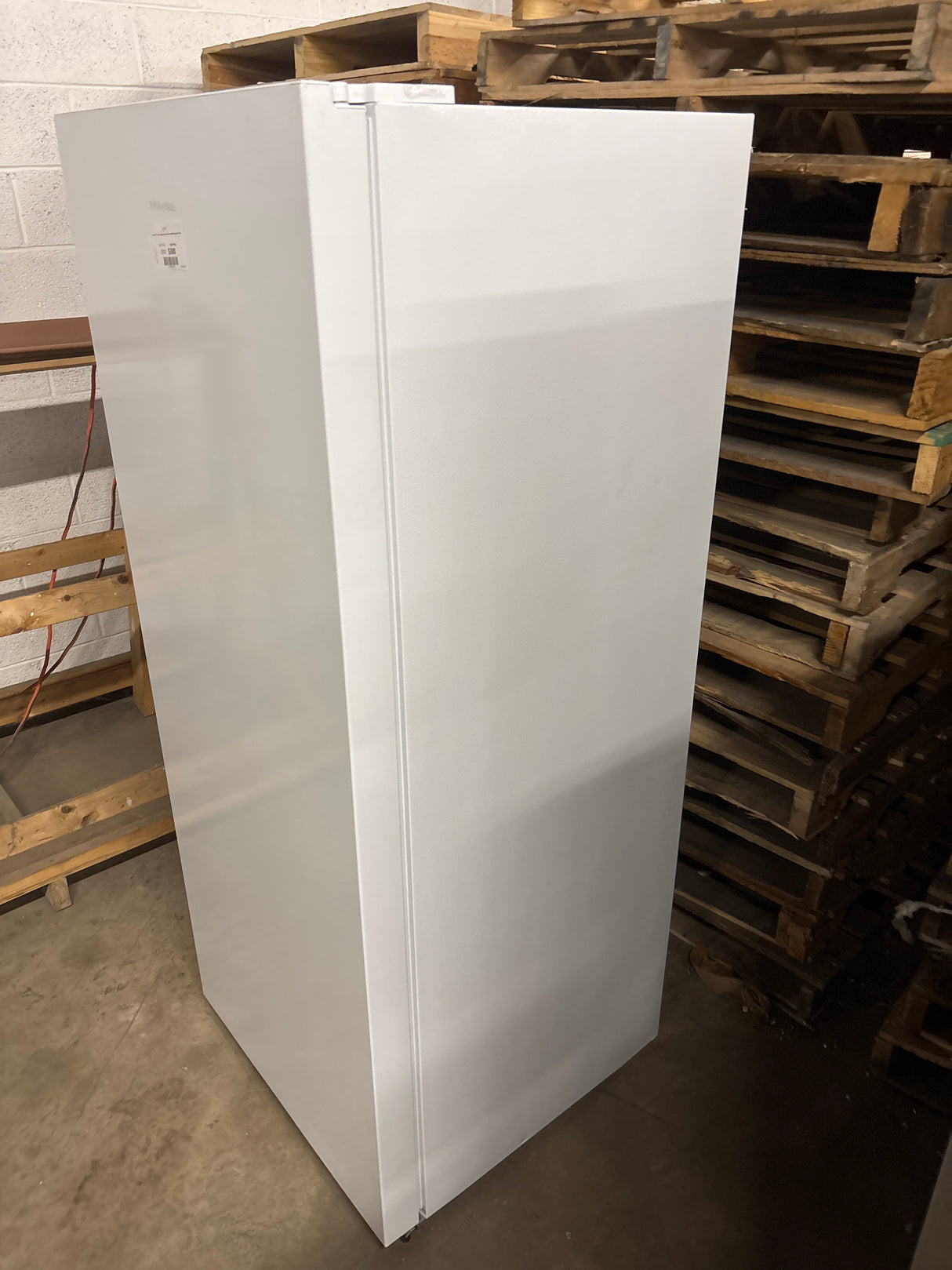 Hisense 13.6 cu. ft. Garage Ready Frost Free Convertible Upright Freezer