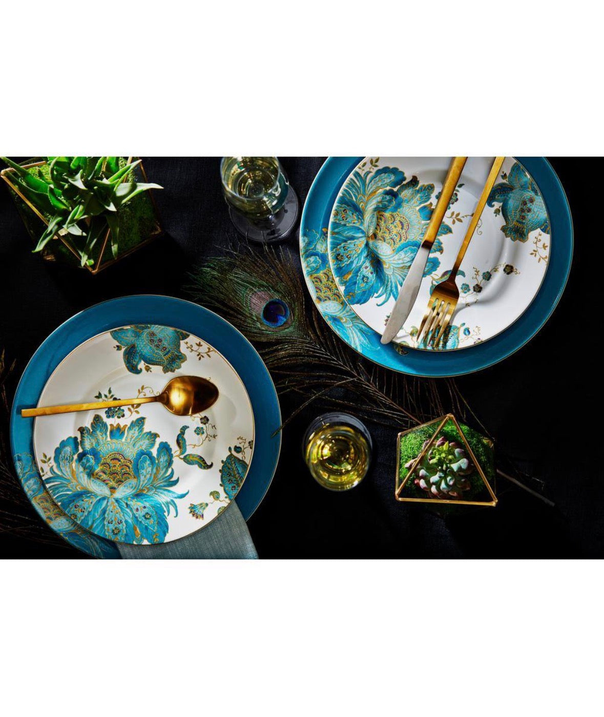 Eliza 16-Piece Casual Teal Porcelain Dinnerware Set (Service for 4)